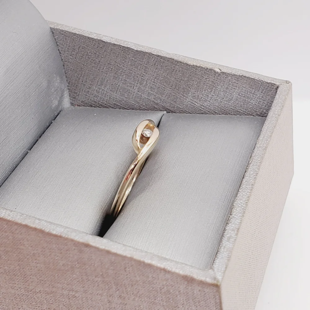 10k Solid Yellow Gold Genuine Round Diamond Band Ring